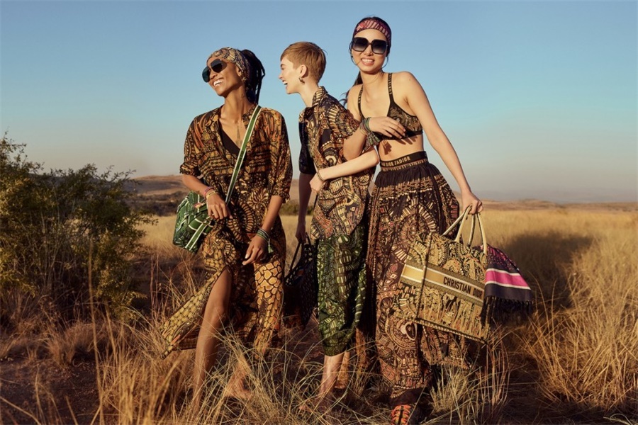 戶外運(yùn)動服裝pod的設(shè)計主題之露營